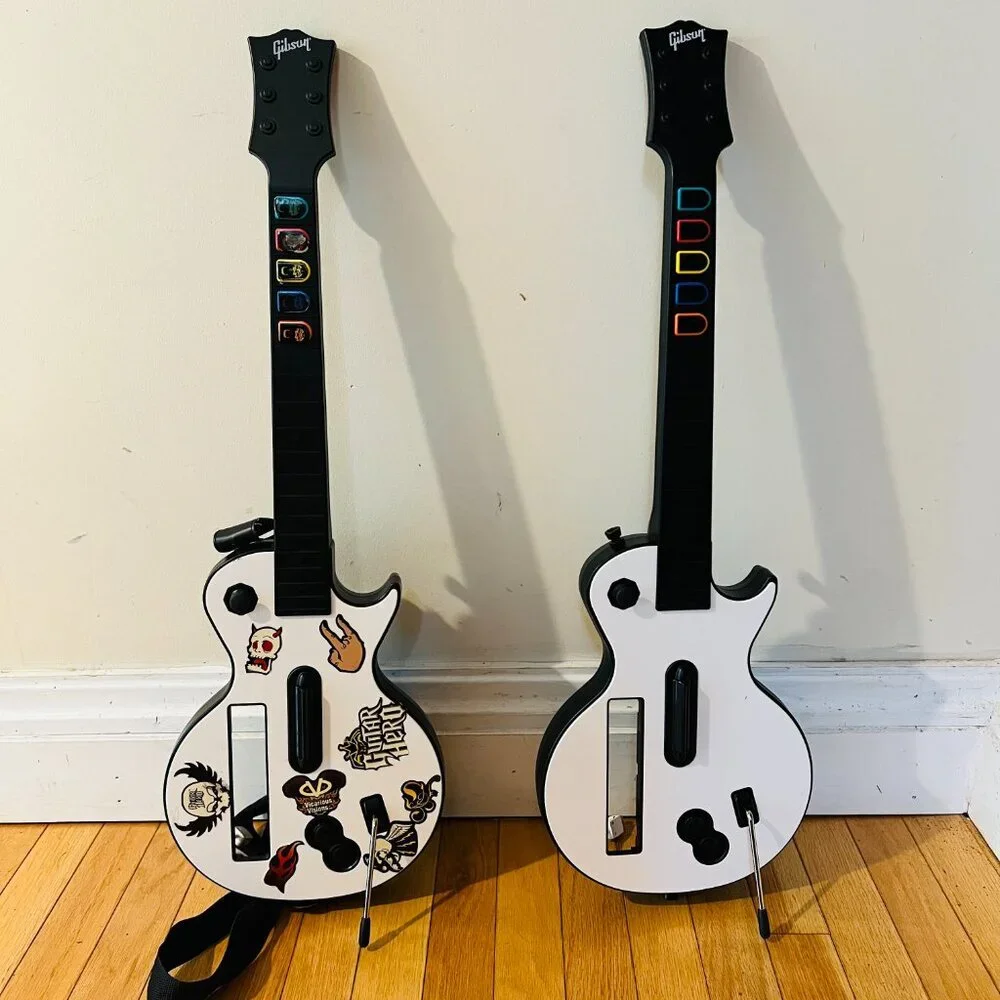 2 Nintendo Wii Wireless LES PAUL Guitar Controller Guitar Hero III & Rock Band